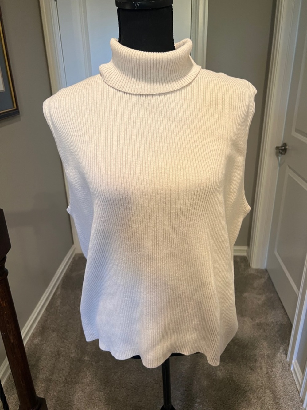 Jean Pierre Cream Ribbed Sleeveless Turtleneck Shell